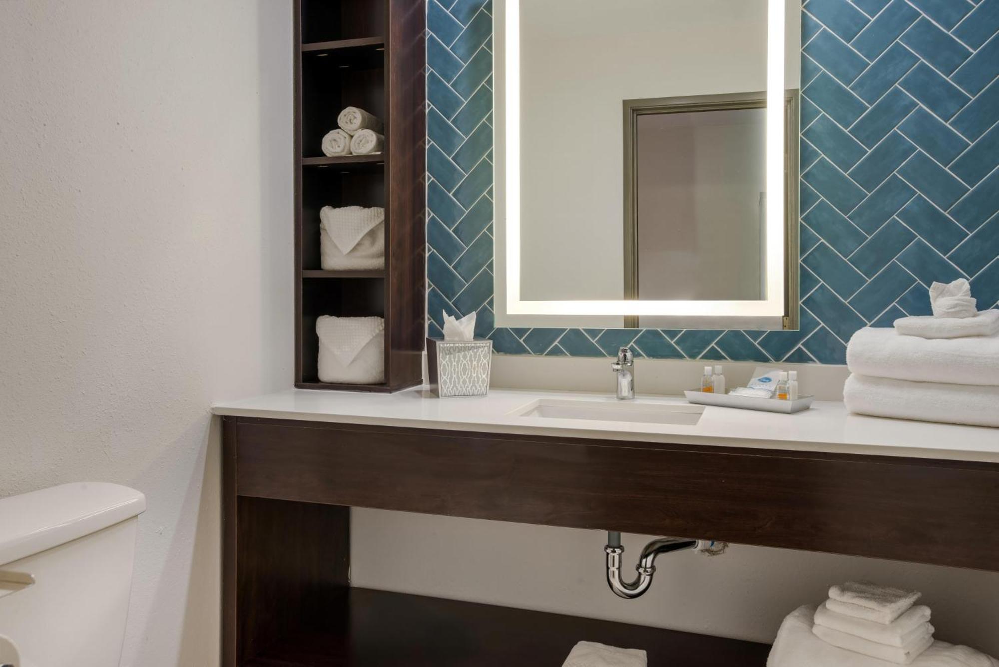 The Marco Hotel Lake Charles Bagian luar foto