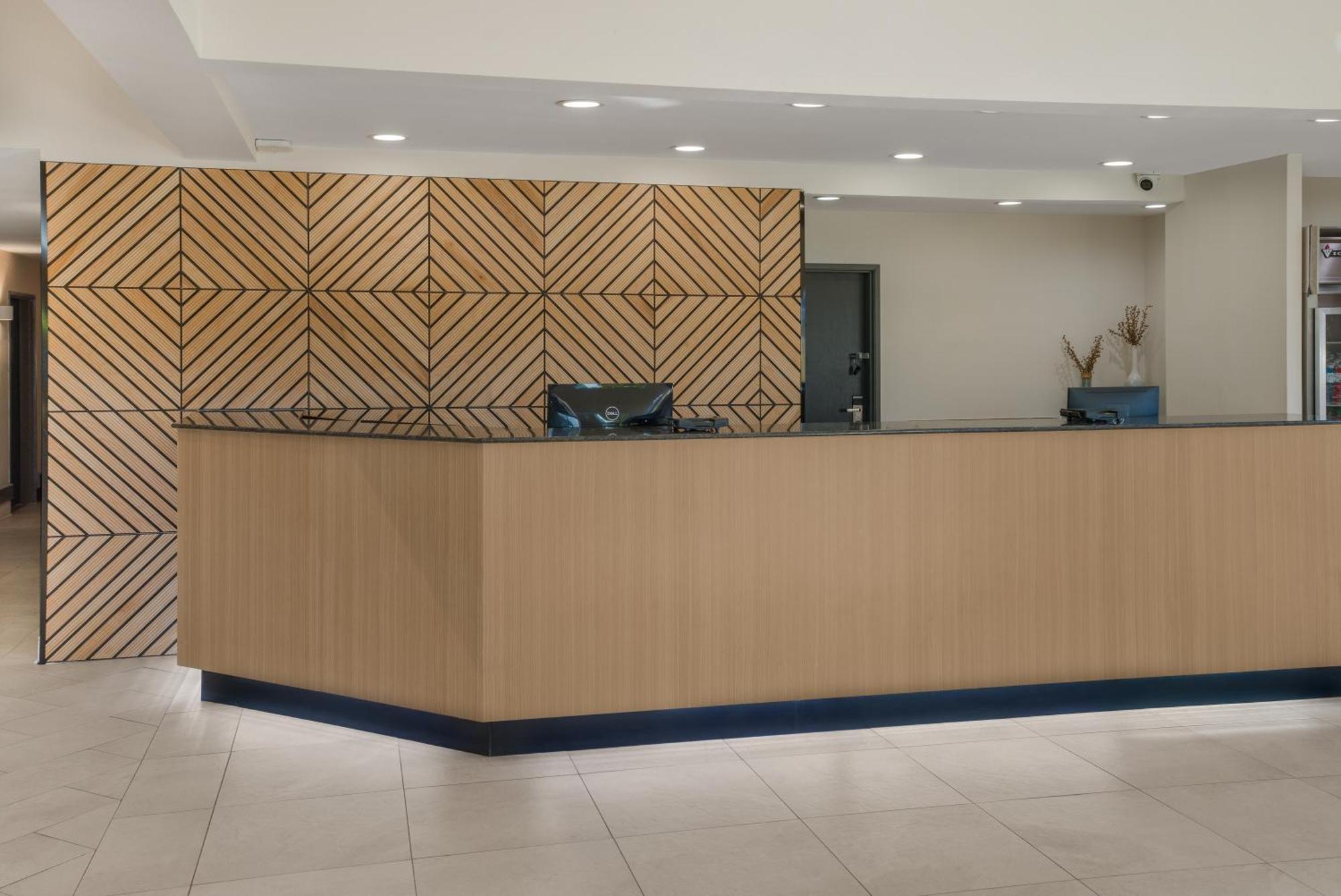 The Marco Hotel Lake Charles Bagian luar foto