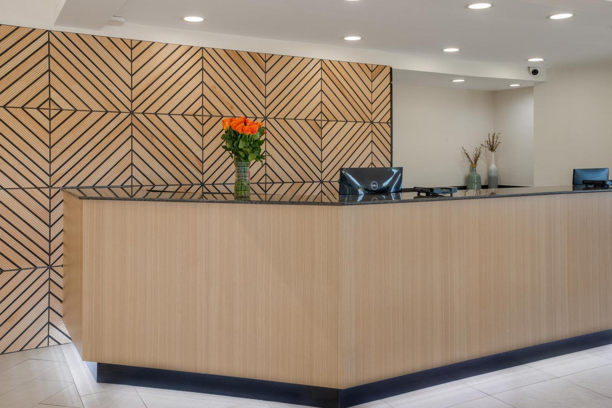 The Marco Hotel Lake Charles Bagian luar foto