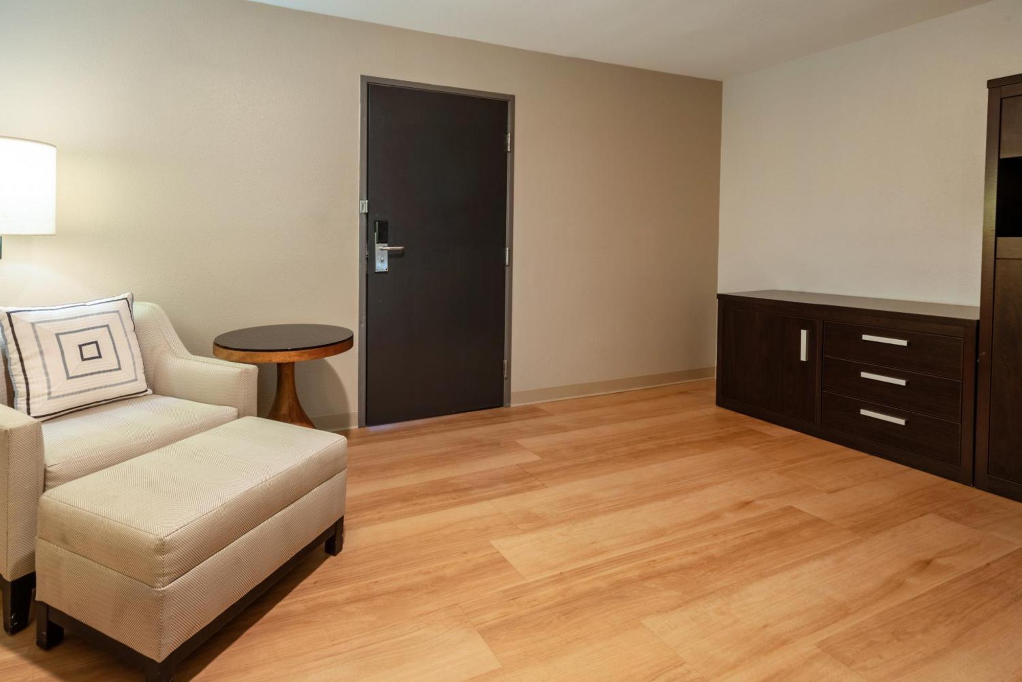 The Marco Hotel Lake Charles Bagian luar foto