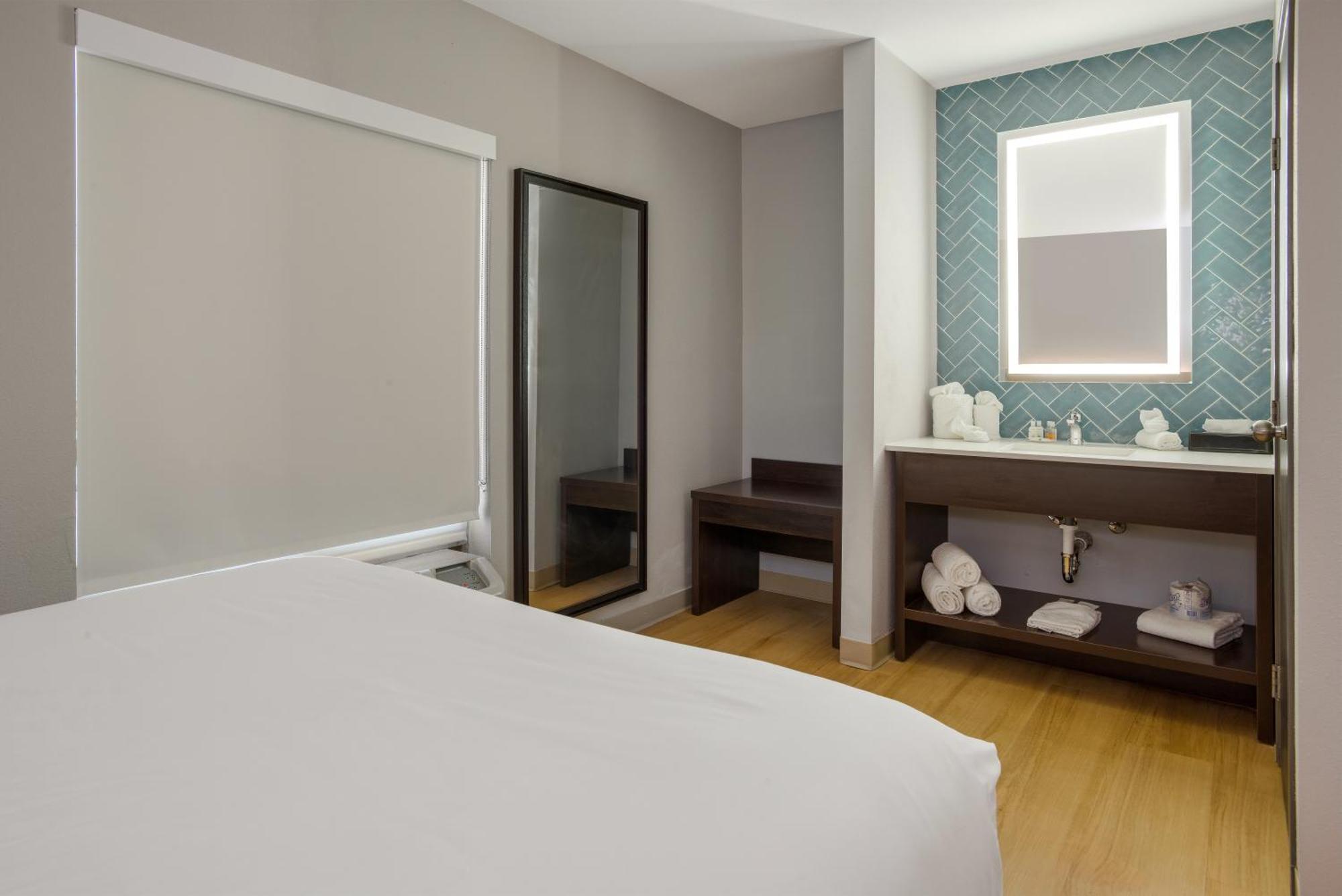 The Marco Hotel Lake Charles Bagian luar foto
